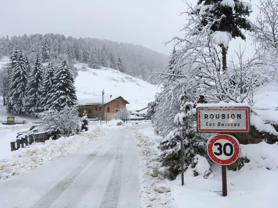 Le Chalet Des Buisses Hotel Roubion Exterior foto